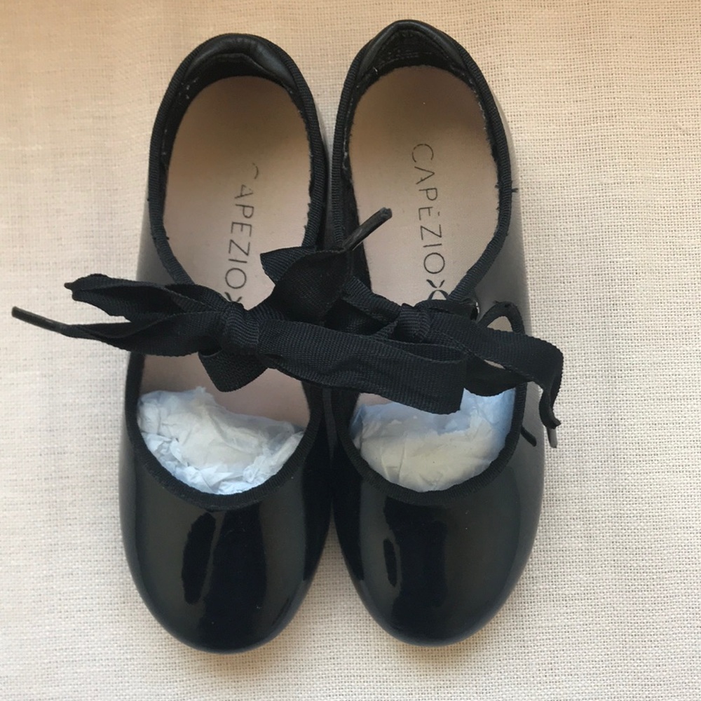 Capezio child tap shoes. Size 11 M.
